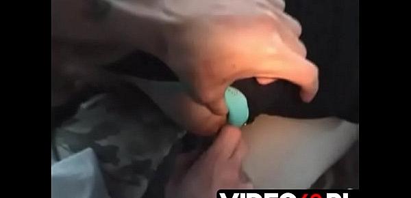  Polskie porno - Nastolatnia Ślązaczka robi loda w samochodzie